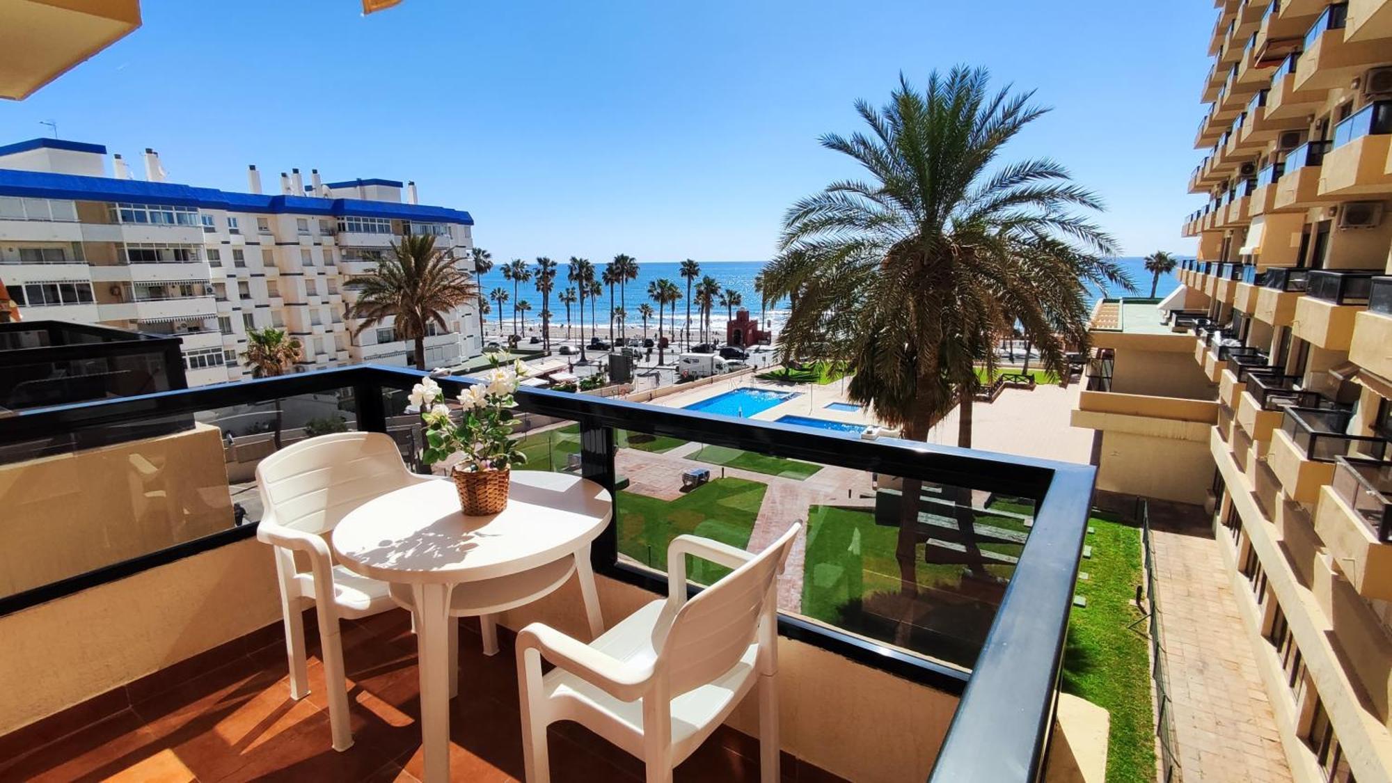 Aloha Playa Apartment With Ocean Views And Pools Benalmádena Dış mekan fotoğraf
